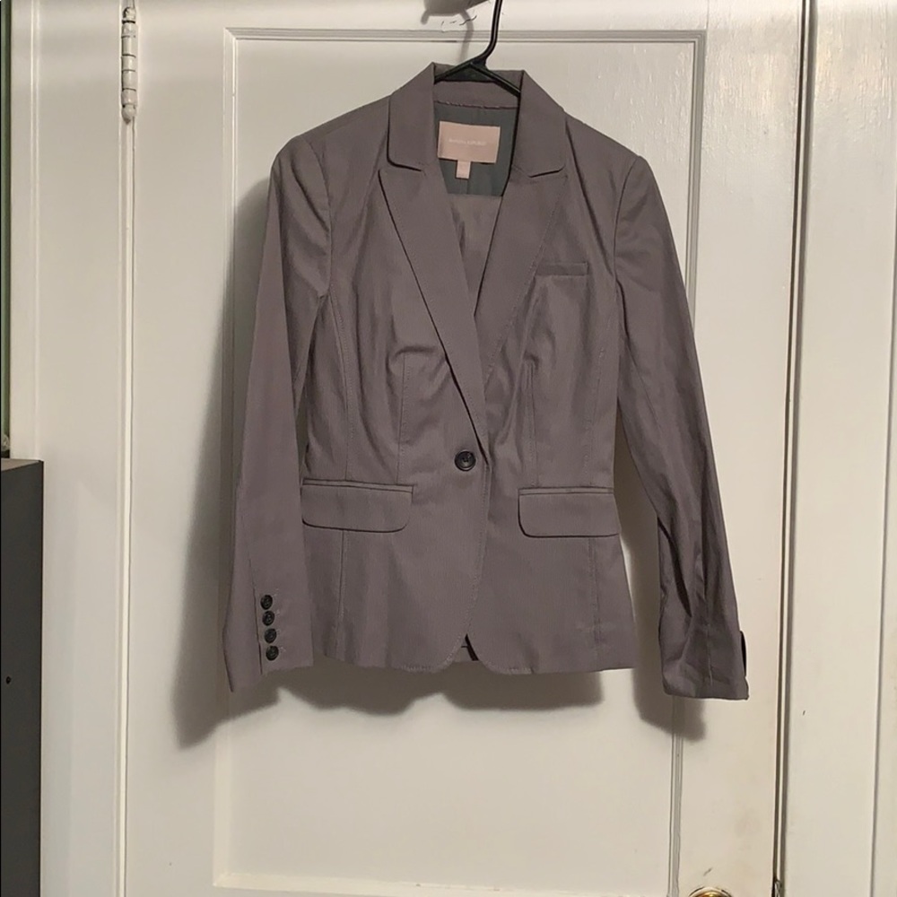 Banana republic women's suit; size 2